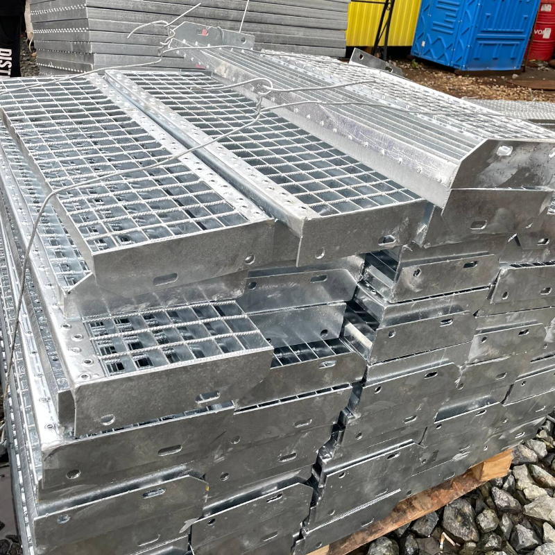 Прессованные ступени 10x11 Прессованные ступени 10x11